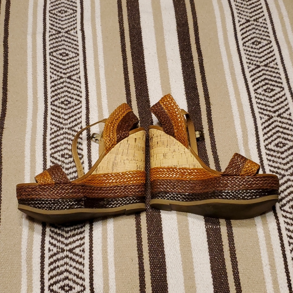 Shoes - Picture 3 of 4